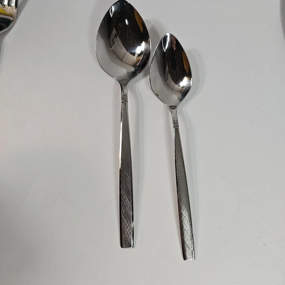 Oneida Melissa Stainless Flatware 5 Piece Settings Forks Spoons Knife Set‎ of 2
